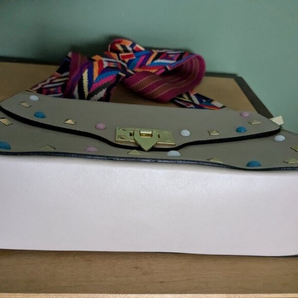 Roberta M Purse - Picture 2 of 8